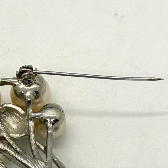 Vintage Faux Pearl Brooch Statement Silver-tone Balloon Bouquet with Bow 2.5 In - Picture 8 of 16